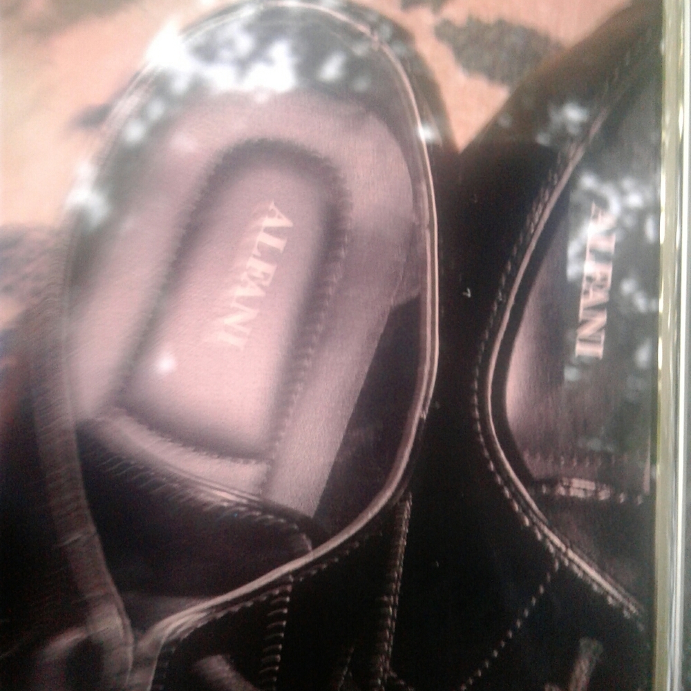 Alfani shoes - Picture 2 of 2